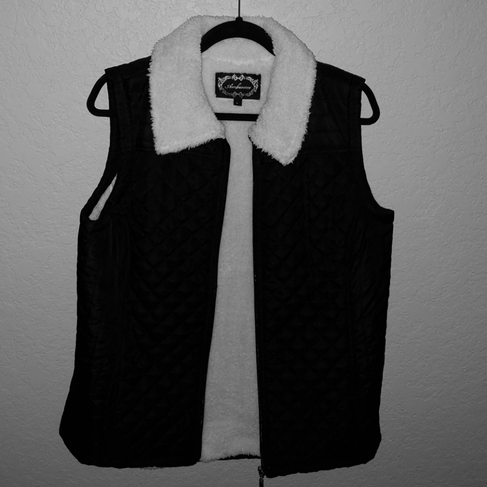 Black Puffer Vest with Faux Fur Collar
